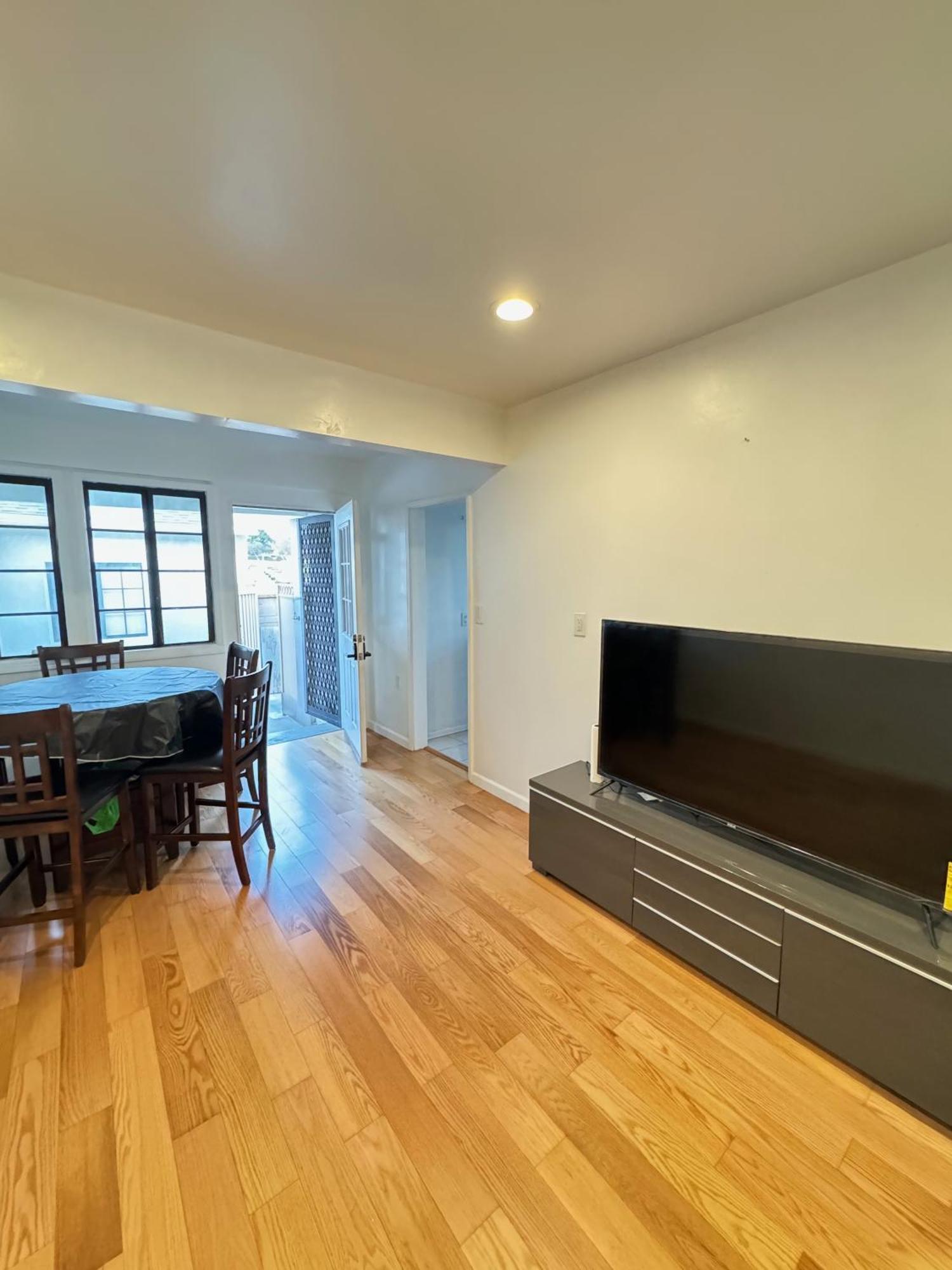 Cozy Home In Prime Location Monterey Park Exterior photo